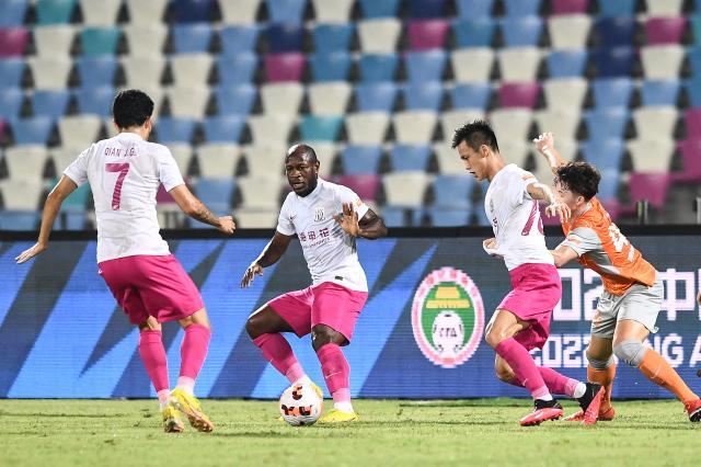 云开体育app下载-申花输出巴索戈的“深思”：为何危局下仍能独树一帜